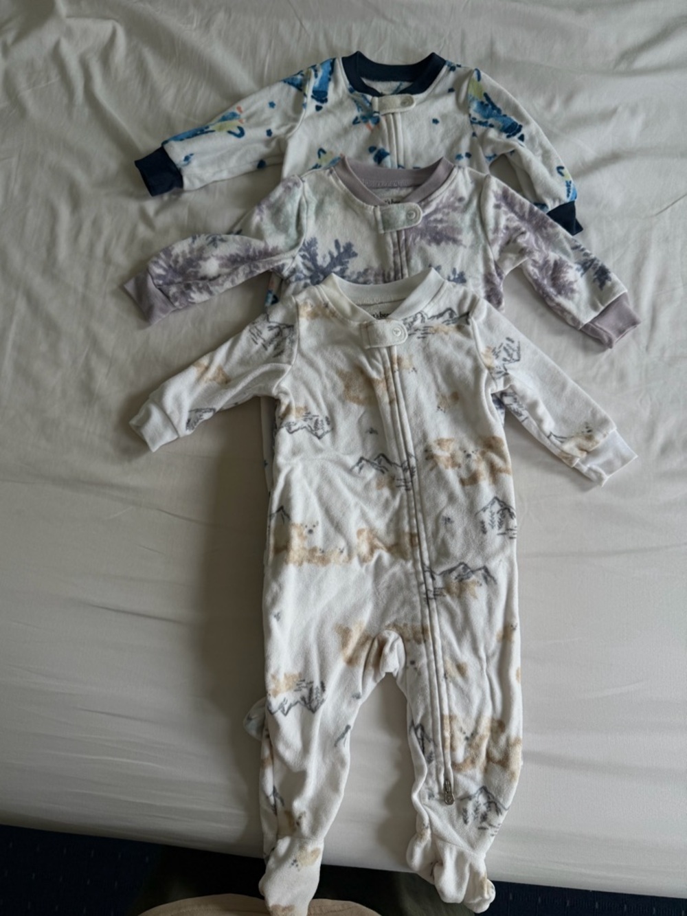BURTS BEES BABY ONESIES 0-3M fleece pajamas
